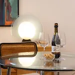 Chic Design 80 Sqm - Sleeps 6 - Metro 2 Min アパート