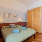 Chic Design 80 Sqm - Sleeps 6 - Metro 2 Min ミラノ