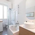 Chic Design 80 Sqm - Sleeps 6 - Metro 2 Min アパート *