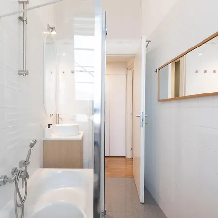 Chic Design 80 Sqm - Sleeps 6 - Metro 2 Min Appartamento *